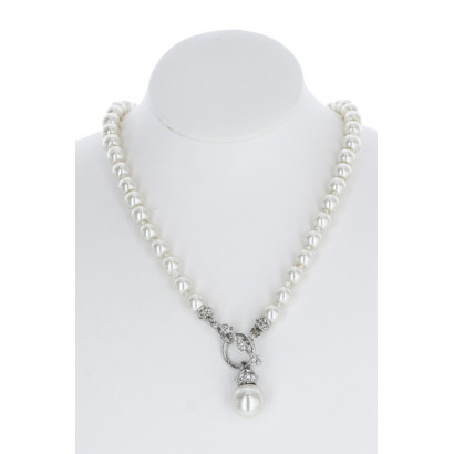 PEARLS NECKLACE, FRONT CLOSURE & PEARL PENDANT