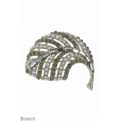 BROCHE AVEC FEUILLE ET STRASS