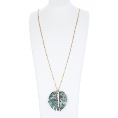 NECKLACE WITH LEAF RESIN & MARBLE EFFECT
