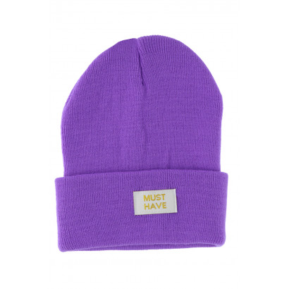 GORRO DE PUNTO CON VUELTA, MENSAJE: MUST HAVE