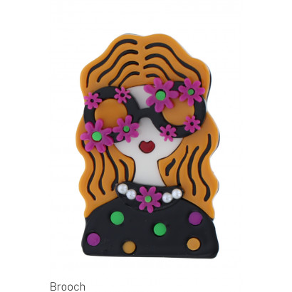 BROCHE MET DAME MET HIPPE ZONNEBRIL