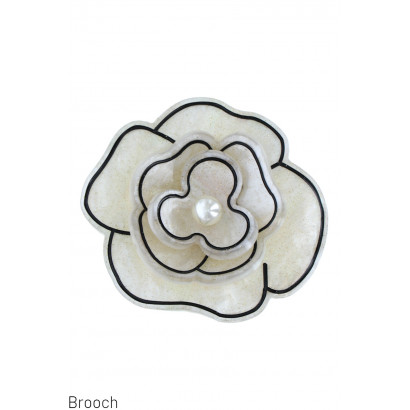 BROCHE BLOEM VORM MET FACETKRALEN