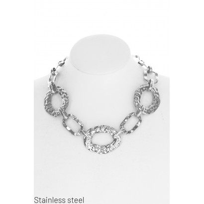 STAINL.STEEL NECKLACE WITH RINGS & HAMMERED OUND