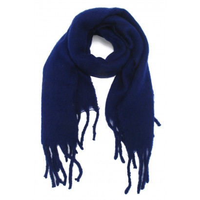 WINTER SCARF WITH FRINGES