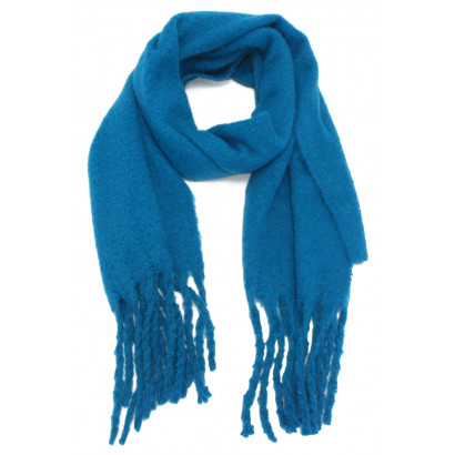 WINTER SCARF WITH FRINGES