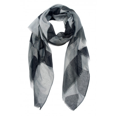 SCARF WITH GEOMETRIC PATTERN