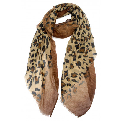 SHAWL WITH ANIMAL PRINTED