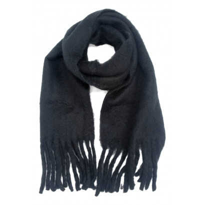 WINTER SCARF WITH FRINGES