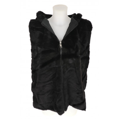 FUR WAISTCOAT WITH POCKETS AND HOOD