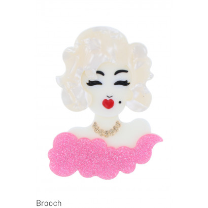 BROCHE MET DAME MET RODE...