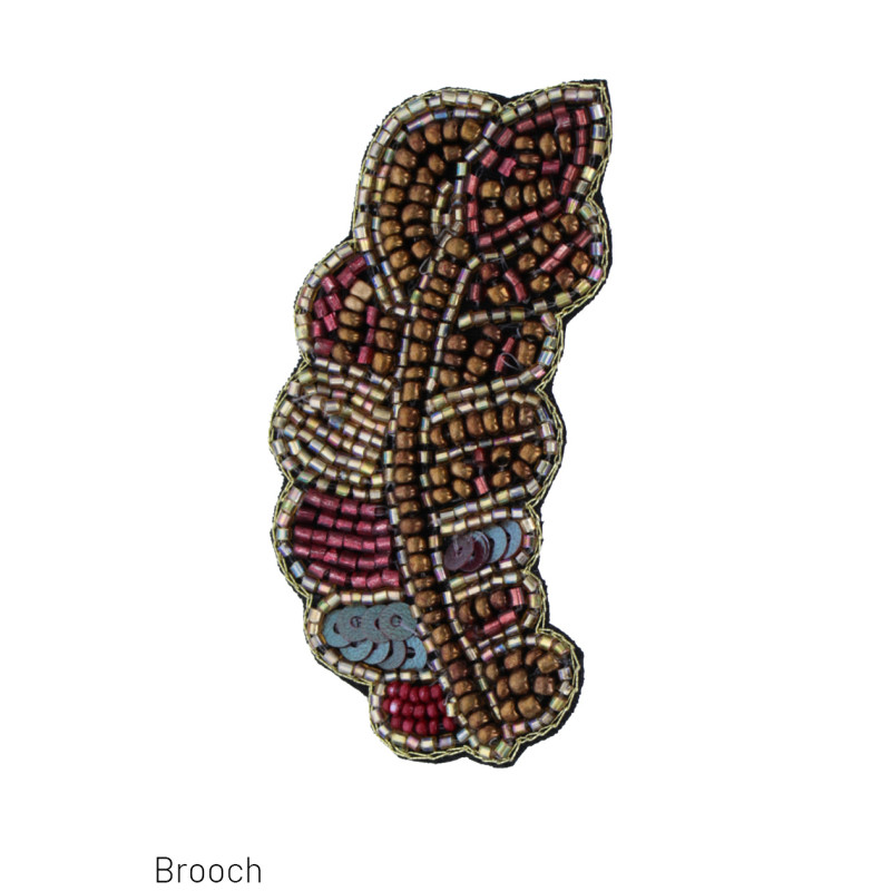 BROCHE FORMA DE HOJA CON  PERLAS Y BORDADO