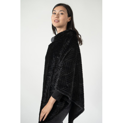 PONCHO EN FAUSSE FOURRURE LIGNS