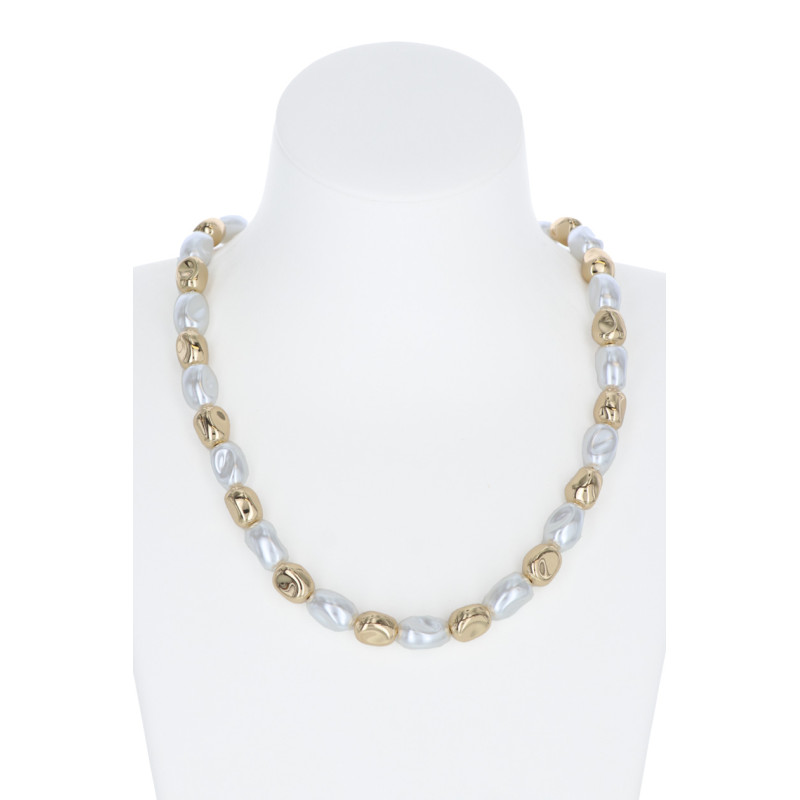 COLLIER DE PERLES ET METAL MARTELE