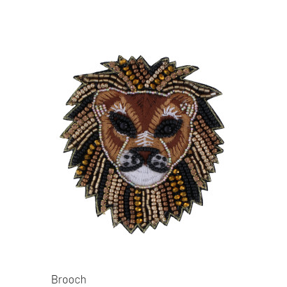 BROCHE CON LEÛN, PERLAS Y BORDADO