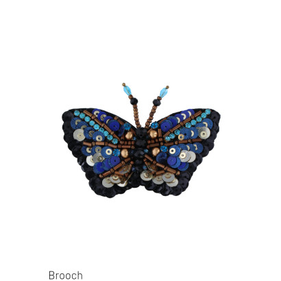BROCHE AVEC PAPILLION, PERLES ET BRODERIE