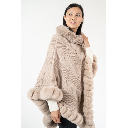PONCHO DE PUNTO CON PIEL SINTETICA