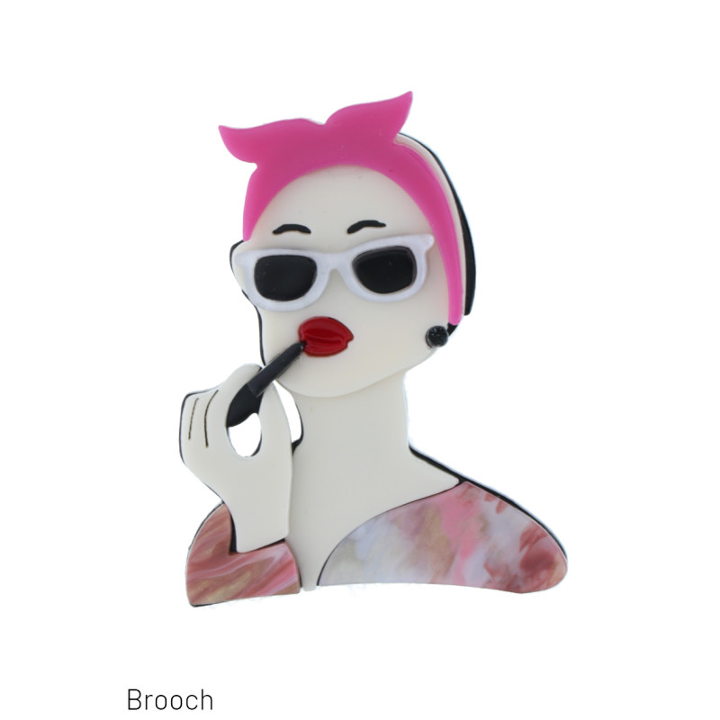 BROCHE, DAME À LUNETTES SOLAIRE, ROUGE LÈVRE, NOEU