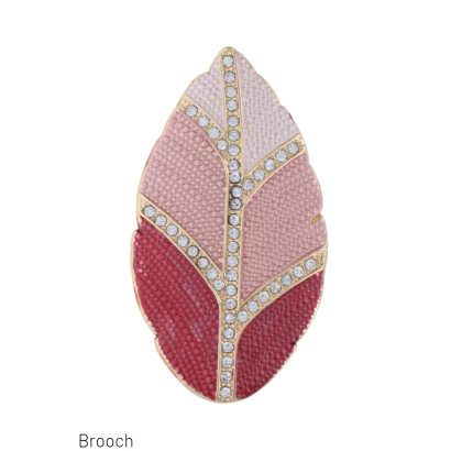 BROCHE CON HOJA Y ESTRAS