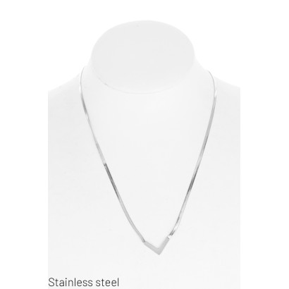 COLLAR EN ACERO CON FORMA GEOMETRICO