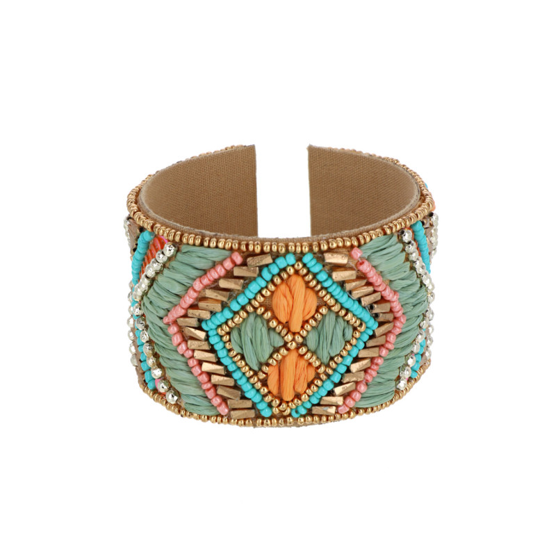 BRAZALETE CON MÚLTIPLES PERLAS Y RAFIA