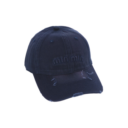CAP WITH EMBROIDERY