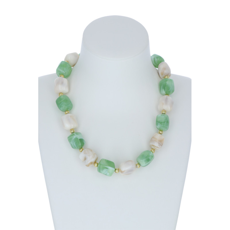 NECKLACE WITH GEOMETRIC SHAPE IN RESIN