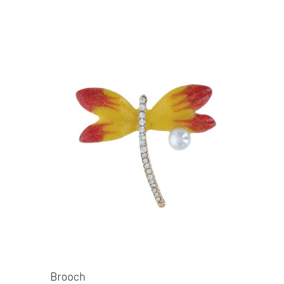 BROCHE AVEC PAPILLION, PERLE ET STRASS