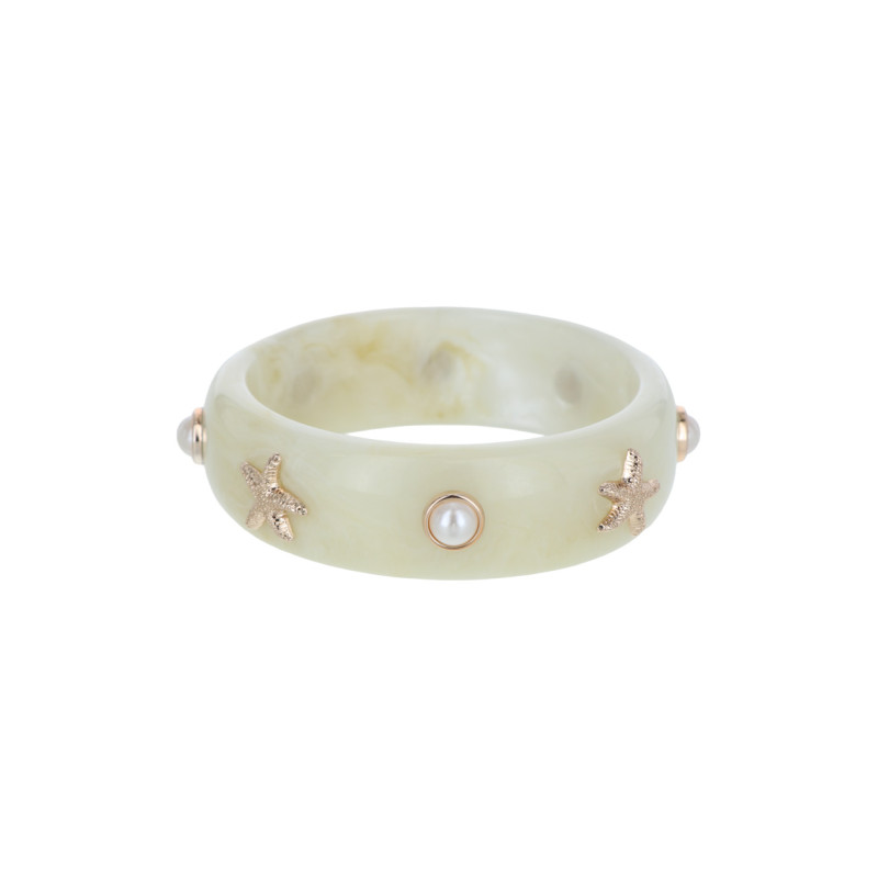 STRAKKE ARMBAND IN HARS MET ZEESTER EN PARELS
