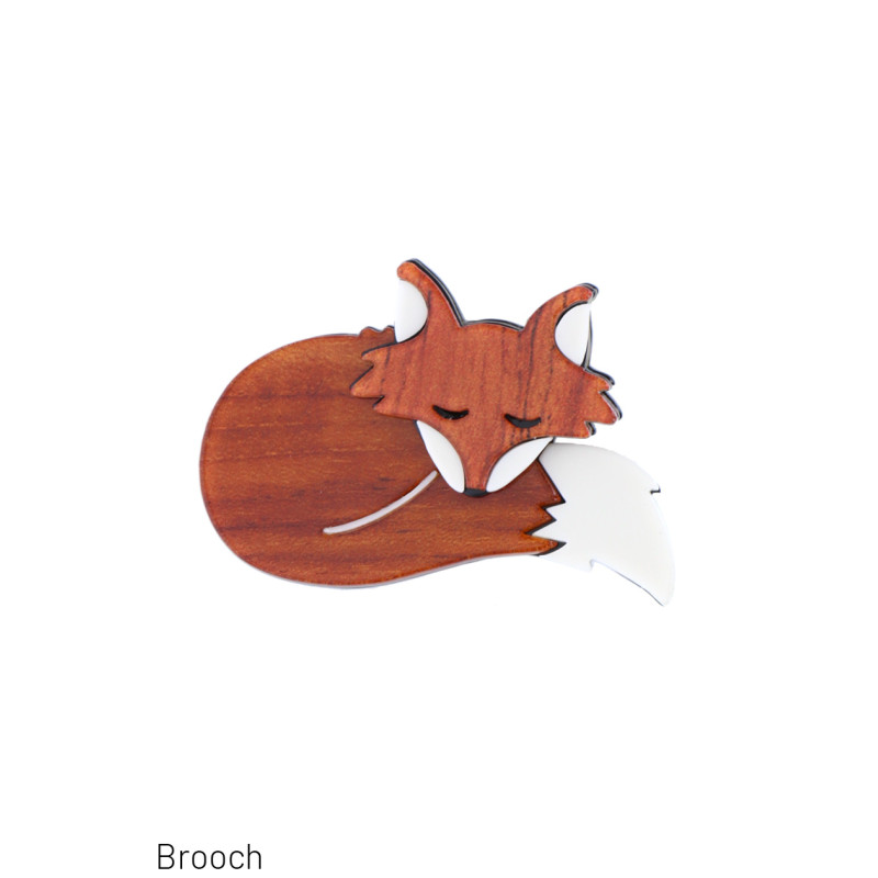 BROCHE EN RSINE AVEC RENARD