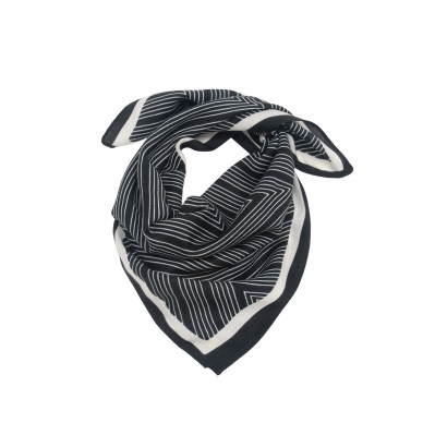 SQUARE SCARF WITH LINES