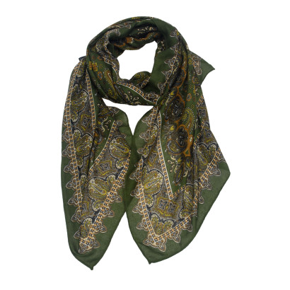 FOULARD AVEC MOTIF À ARABESQUES