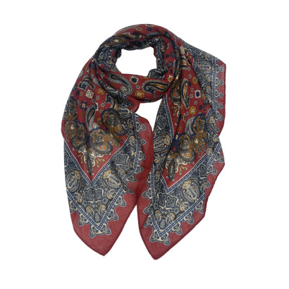 FOULARD AVEC MOTIF À ARABESQUES