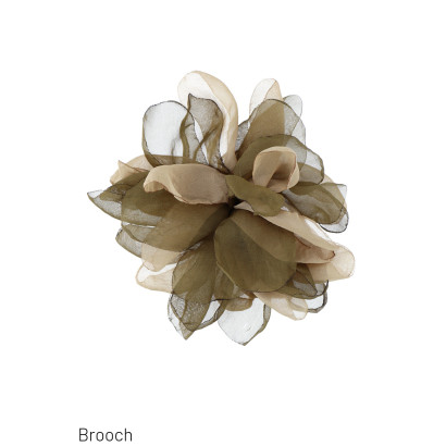 BROCHE AVEC FLEUR EN TISSUS