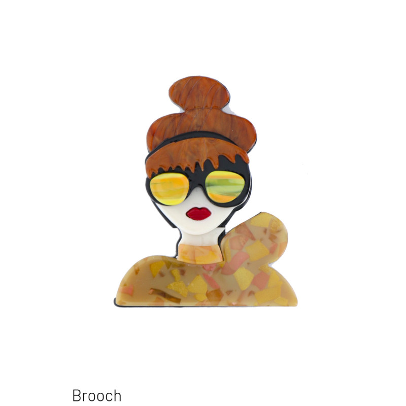 BROCHE AVEC DAME Ú LUNETTES