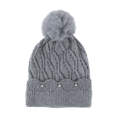 GORRO DE PUNTO CON VUELTA, ESTRAS Y POMPÛN