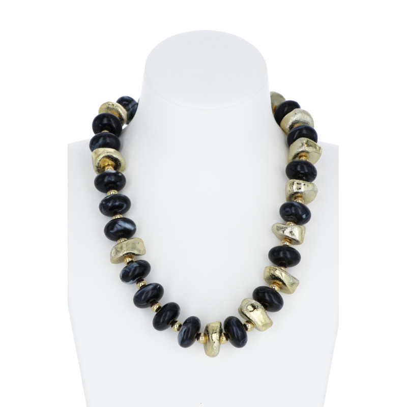 COLLIER AVEC DIFFÉRENTES PIERRES