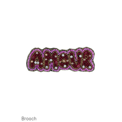 BROCHE MET WORD: AMOUR