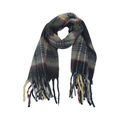 WINTER SCARF WITH LINES AND FRINGES