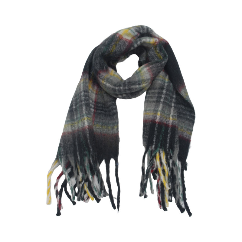 WINTER SCARF WITH LINES AND FRINGES