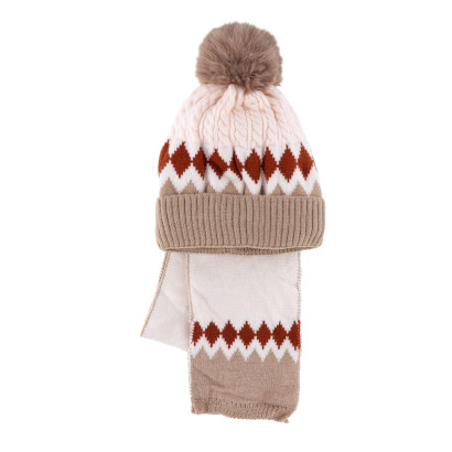 SET ENF.: BONNET, ÉCHARPE ET IMPRIMÉ GÉOMÉTRIQUE