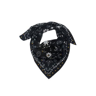 SQUARE SCARF PAISLEY PATTERN AND STUDS