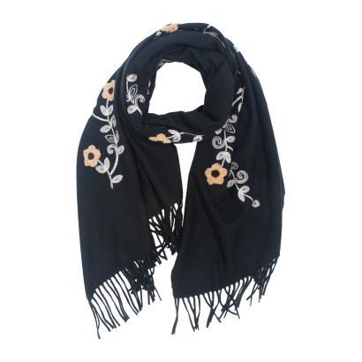 FOULARD AVEC FLEURS BRODES